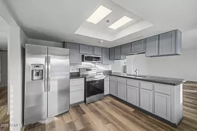 7809 W Monterey Way, Phoenix, AZ 85033 - Photo 3