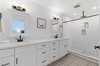 8330 E Monte Vista Road, Scottsdale, AZ 85257 - Photo 15