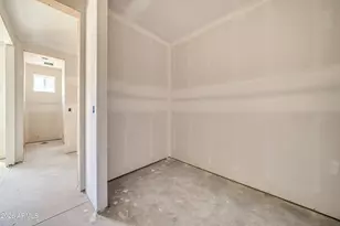 909 W Tamarisk St, Phoenix, AZ 85041 - Photo 21
