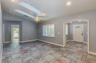 526 E Flynn Ln, Phoenix, AZ 85012 - Photo 5