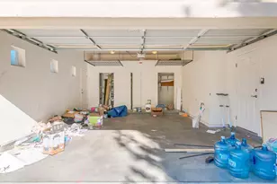 526 E Flynn Ln, Phoenix, AZ 85012 - Photo 27