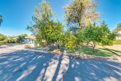 526 E Flynn Lane, Phoenix, AZ 85012 - Photo 3