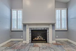 526 E Flynn Ln, Phoenix, AZ 85012 - Photo 15