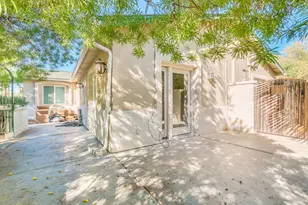 526 E Flynn Ln, Phoenix, AZ 85012 - Photo 35