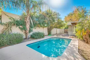 526 E Flynn Ln, Phoenix, AZ 85012 - Photo 43