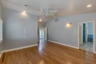 526 E Flynn Ln, Phoenix, AZ 85012 - Photo 19