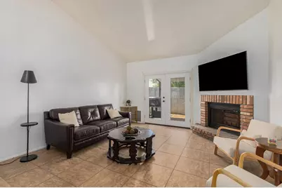 302 N Sycamore #16, Mesa, AZ 85201 - Photo 3