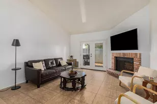 302 N Sycamore, Mesa, AZ 85201 - Photo 3