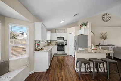 10008 W Kino Lane, Phoenix, AZ 85037 - Photo 11