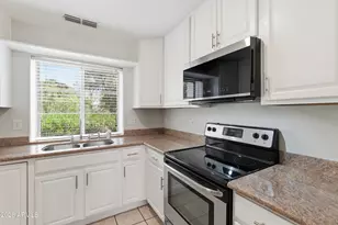 13858 N 91st Dr, Peoria, AZ 85381 - Photo 11