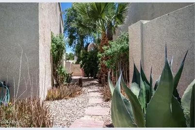 8434 E San Bernardo Drive, Scottsdale, AZ 85258 - Photo 23
