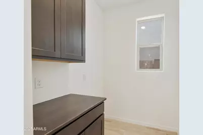 15675 W Mercer Lane, Surprise, AZ 85379 - Photo 17