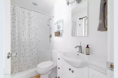 8453 E Rancho Vista Drive, Scottsdale, AZ 85251 - Photo 17
