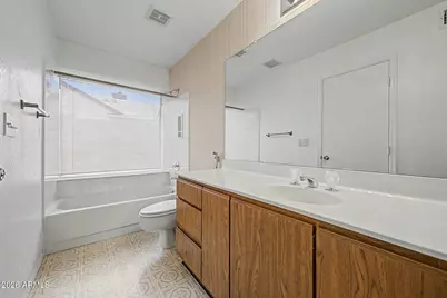 4407 W Yorkshire Drive, Glendale, AZ 85308 - Photo 21