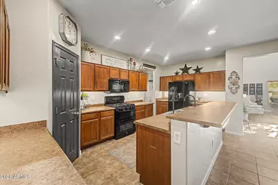 16738 W Lariat Lane, Surprise, AZ 85387 - Photo 13
