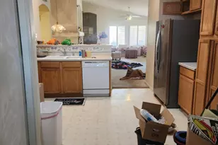 10376 W Tonopah Dr, Peoria, AZ 85382 - Photo 5