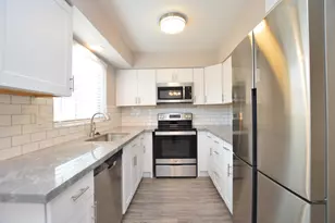 785 N Arrowhead Dr, Chandler, AZ 85224 - Photo 3