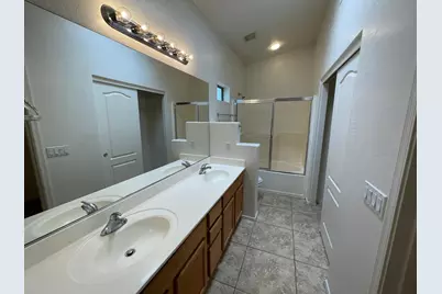 10541 W Almeria Road, Avondale, AZ 85392 - Photo 9