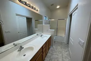 10541 W Almeria Rd, Avondale, AZ 85392 - Photo 9