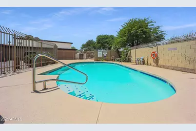 200 S Old Litchfield Road #Apt 8, Litchfield Park, AZ 85340 - Photo 15