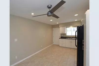 200 S Old Litchfield Road #Apt 8, Litchfield Park, AZ 85340 - Photo 5