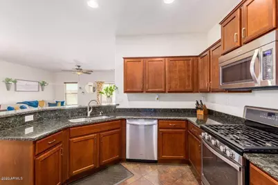 10811 W El Cortez Place, Peoria, AZ 85383 - Photo 5