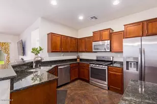 10811 W El Cortez Pl, Peoria, AZ 85383 - Photo 7