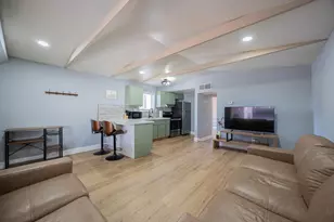 1221 E Highland Ave, Phoenix, AZ 85014 - Photo 5