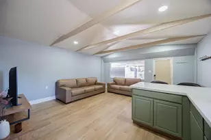 1221 E Highland Ave, Phoenix, AZ 85014 - Photo 7