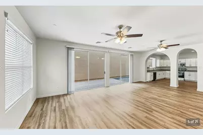 12452 W Lindbergh Drive, Peoria, AZ 85383 - Photo 5