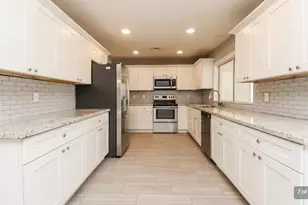 2631 S Holbrook Ln, Tempe, AZ 85282 - Photo 7