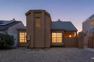 2142 W Monona Dr, Phoenix, AZ 85027 - Photo 1