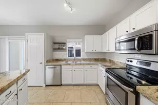 18830 N 34th Ln, Phoenix, AZ 85027 - Photo 13