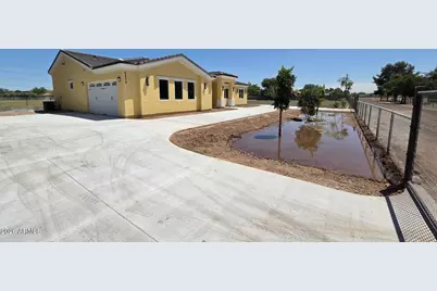 6824 W Illini Street, Phoenix, AZ 85043 - Photo 1