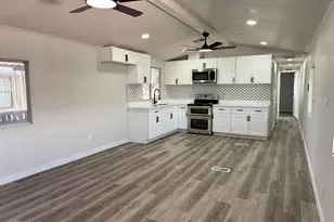 8601 N 71st Ave, Glendale, AZ 85301 - Photo 7