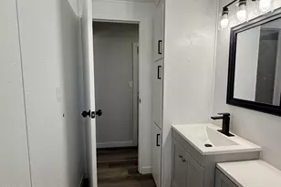 8601 N 71st Ave, Glendale, AZ 85301 - Photo 21