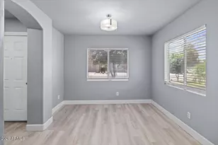 6242 W Wood St, Phoenix, AZ 85043 - Photo 7