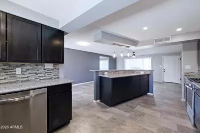3217 W Banff Lane, Phoenix, AZ 85053 - Photo 11