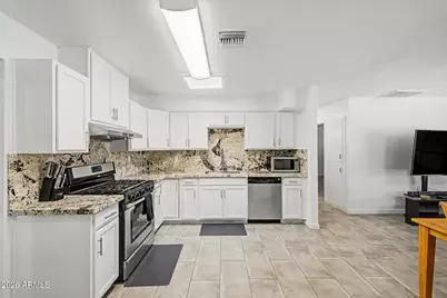 11025 W Cherry Hills Drive W, Sun City, AZ 85351 - Photo 7