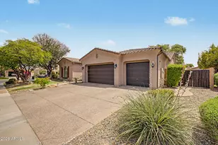 12071 W Morning Vista Dr, Peoria, AZ 85383 - Photo 3