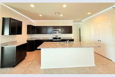 1075 W Avalon Canyon Drive, Casa Grande, AZ 85122 - Photo 11