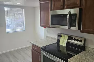 3810 E Earll Dr, Phoenix, AZ 85018 - Photo 5