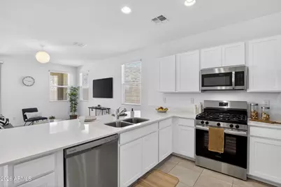 3253 W Juniper Canyon Drive, Phoenix, AZ 85083 - Photo 9