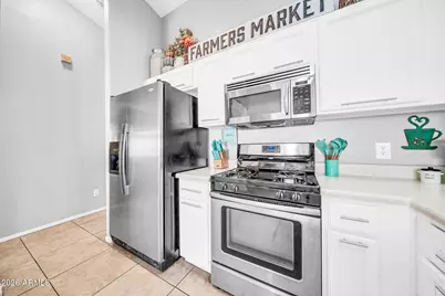 13418 N 74th Lane, Peoria, AZ 85381 - Photo 11