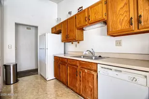 401 W Rosemonte Dr, Phoenix, AZ 85027 - Photo 13