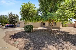 13857 W Cottonwood St, Surprise, AZ 85374 - Photo 5
