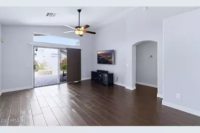 14635 N 87th Drive, Peoria, AZ 85381 - Photo 7