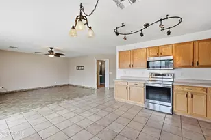 11319 W Madisen Ellise Dr, Surprise, AZ 85378 - Photo 9