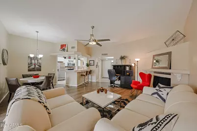 17417 N 105th Avenue N, Sun City, AZ 85373 - Photo 3
