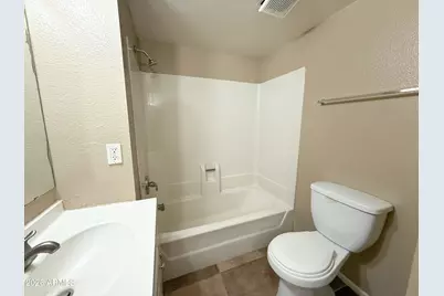 2804 N 43rd Avenue #Apt D, Phoenix, AZ 85009 - Photo 15